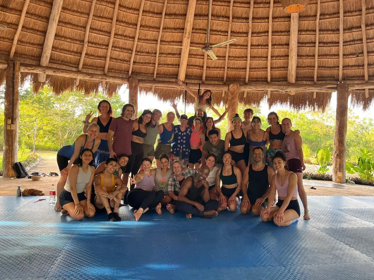 Acroyoga en La Casa del Acroyoga